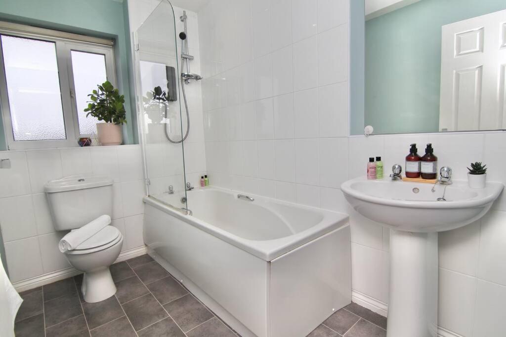 Daimler House - Cosy Home Near Coventry City Centre Zewnętrze zdjęcie